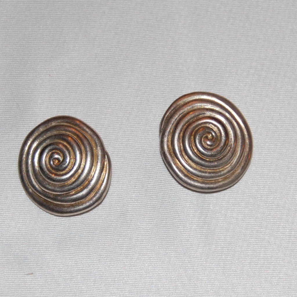 Vintage Silver Tone Clip Earrings 1 1/4